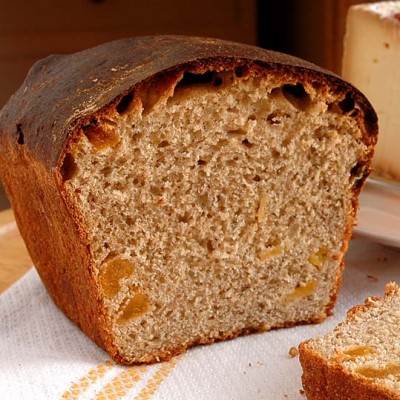 Pan dulce de canela y orejones, con masa madre y sin azúcar