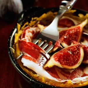 Fig Iberico ham nests