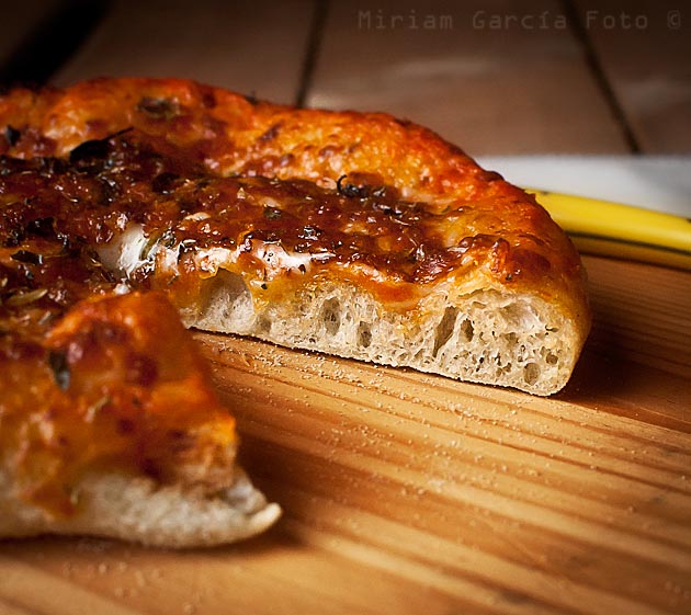 Masa de pizza casera sin amasado. Pizza margarita - Recetas de Miriam  García / El invitado de invierno