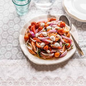 ensalada tomates cherry