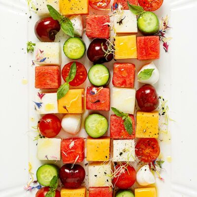 Ensalada de fruta de verano en cubitos